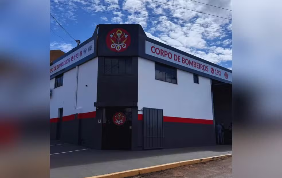 Mulher fica gravemente ferida após ser atropelada na SP-255, entre Itaí e Taquarituba